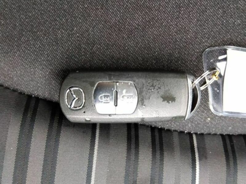 MAZDA2
