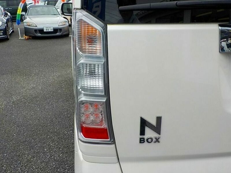N BOX