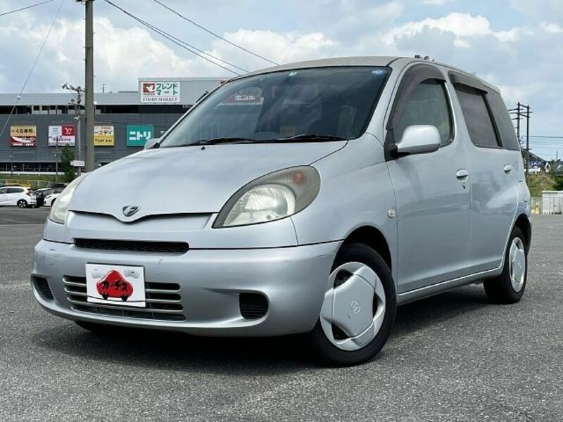TOYOTA FUN CARGO