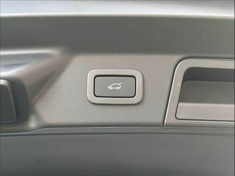 RANGE ROVER VELAR