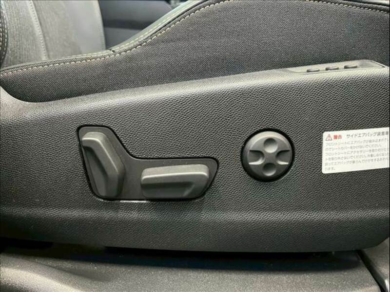 3008