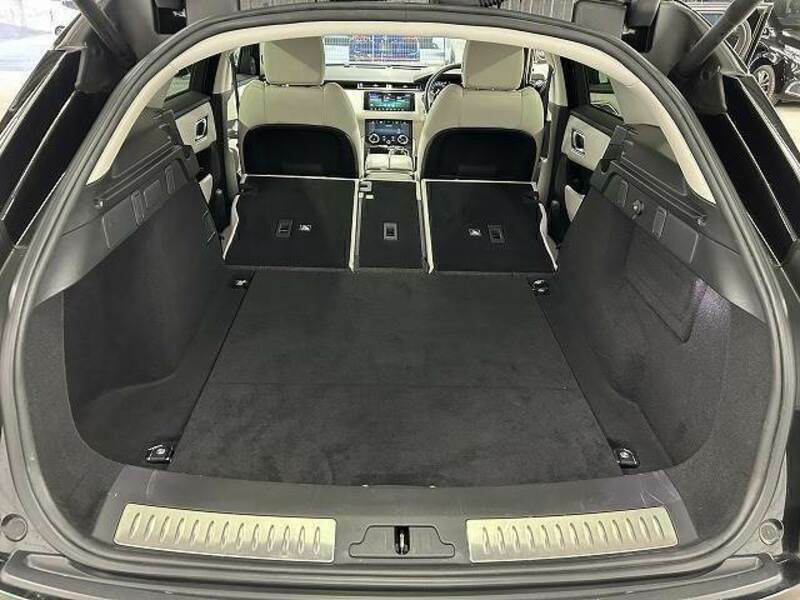RANGE ROVER VELAR