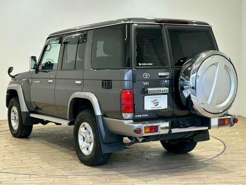 LAND CRUISER