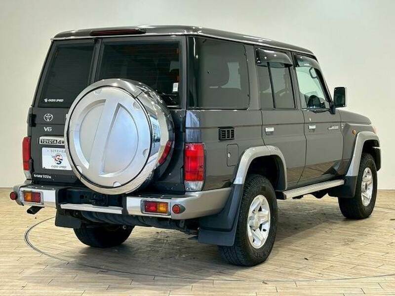 LAND CRUISER