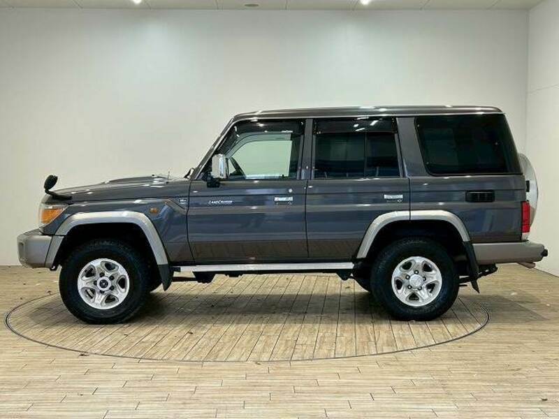 LAND CRUISER