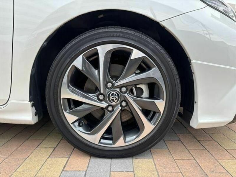 AURIS HYBRID