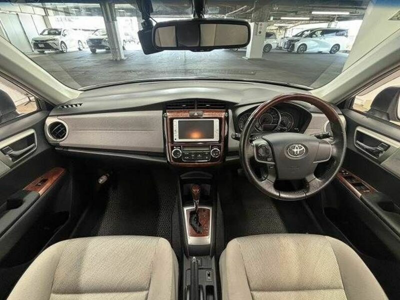 COROLLA AXIO