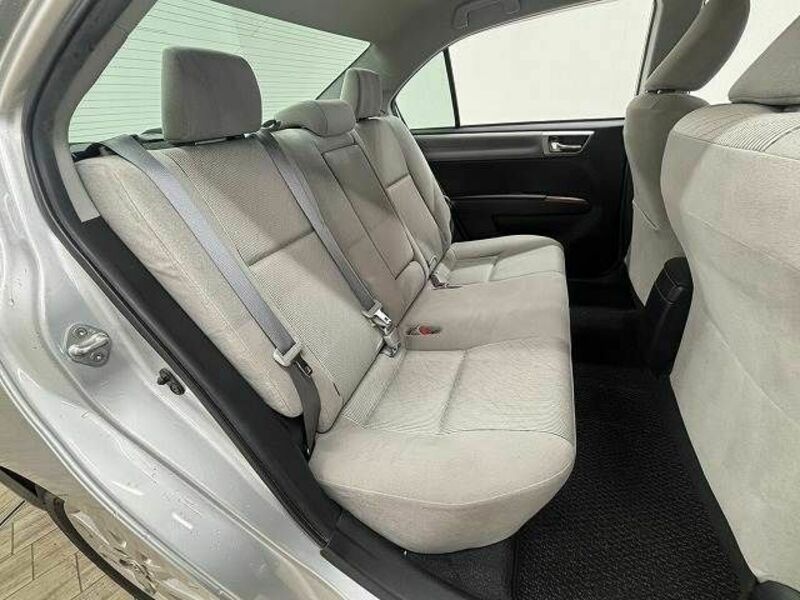 COROLLA AXIO