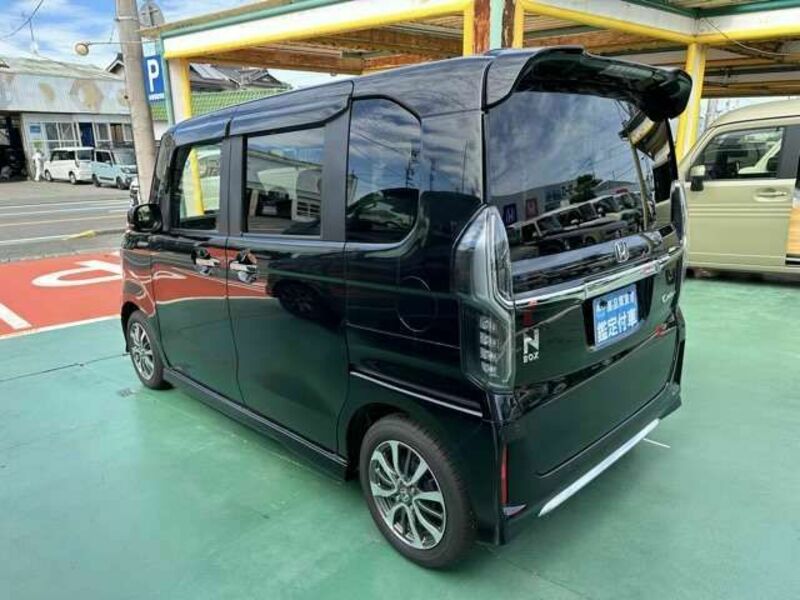 N BOX CUSTOM