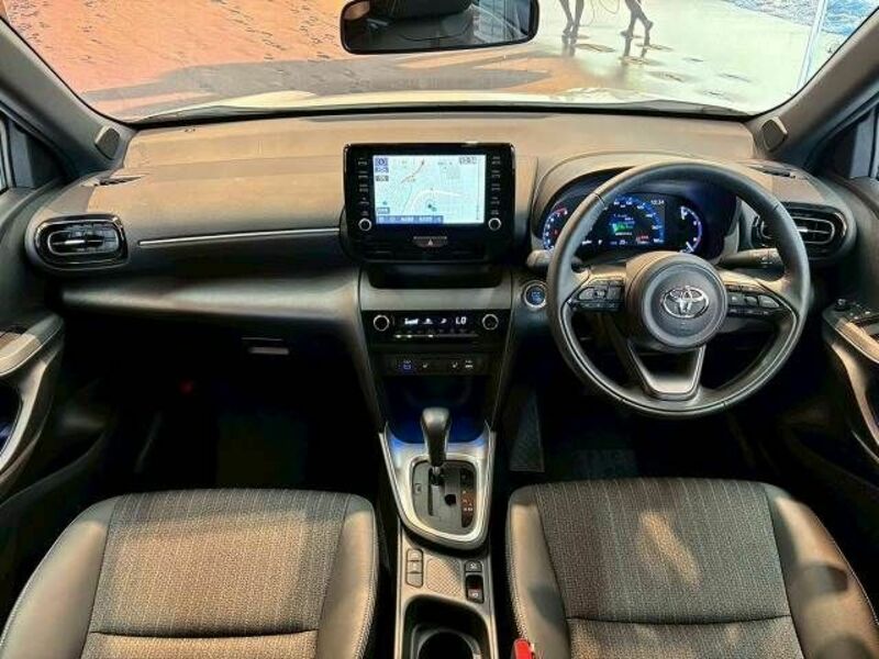 YARIS CROSS