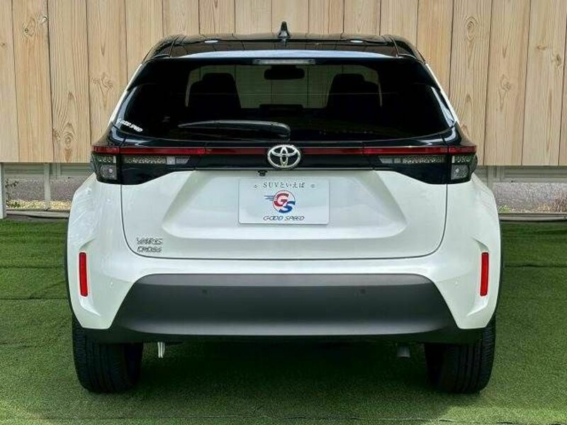 YARIS CROSS