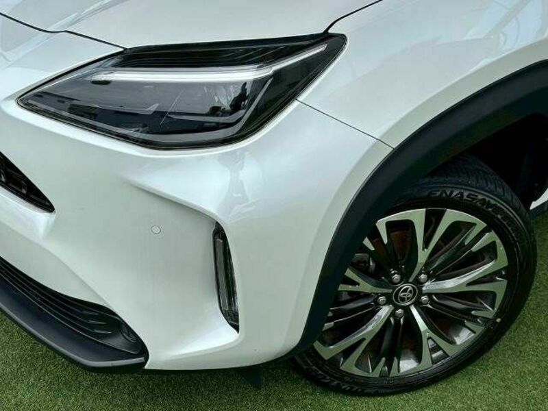 YARIS CROSS