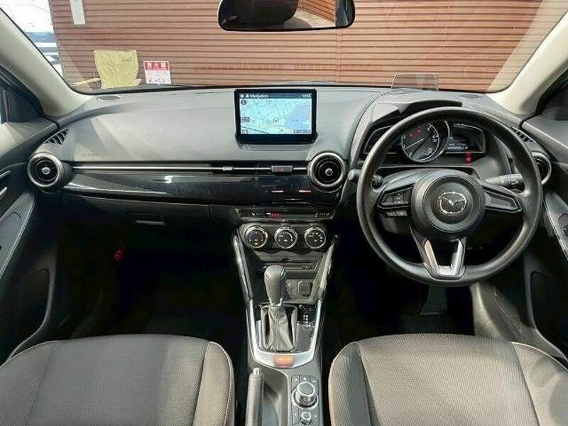 MAZDA2