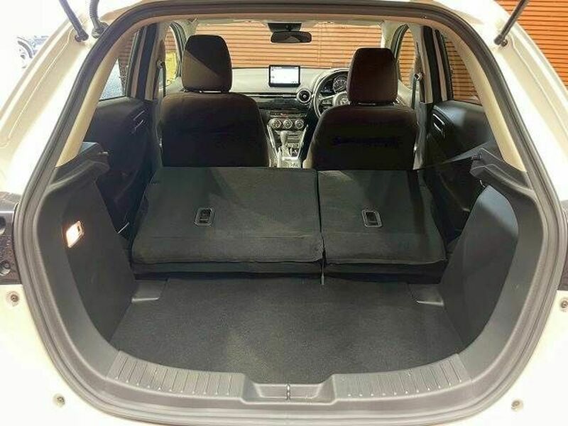 MAZDA2