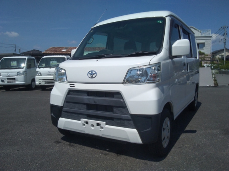 TOYOTA PIXIS VAN
