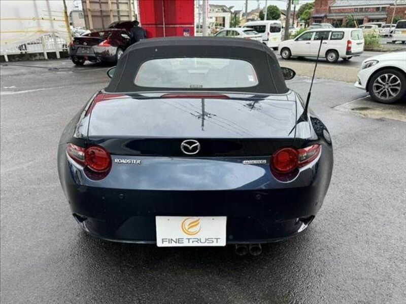ROADSTER