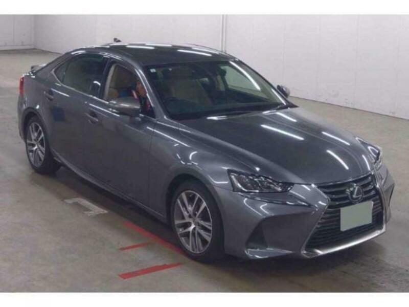 LEXUS IS