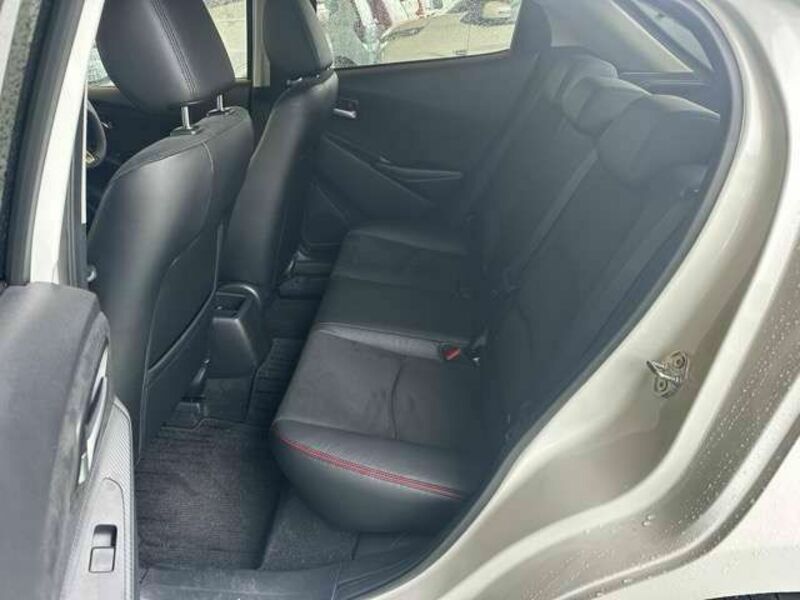MAZDA2