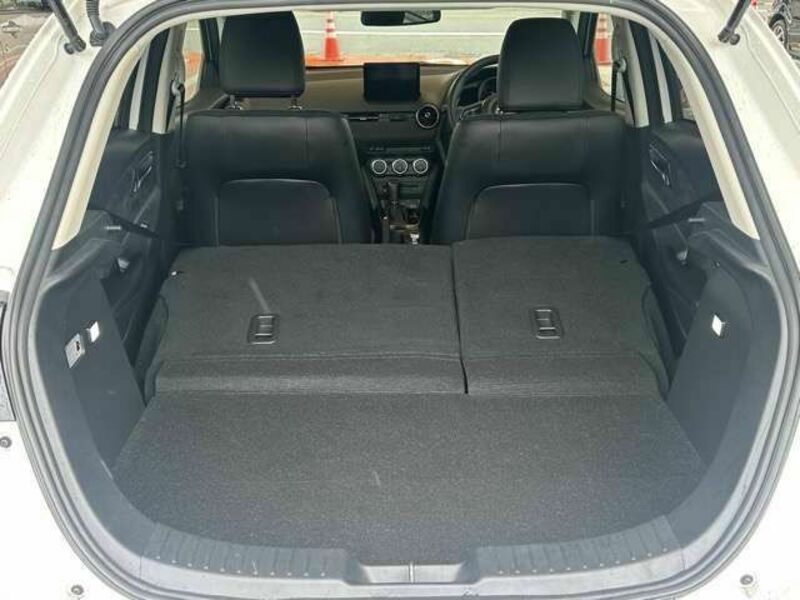 MAZDA2