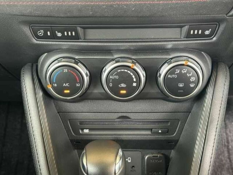 MAZDA2