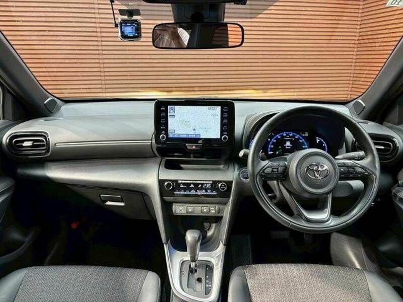 YARIS CROSS