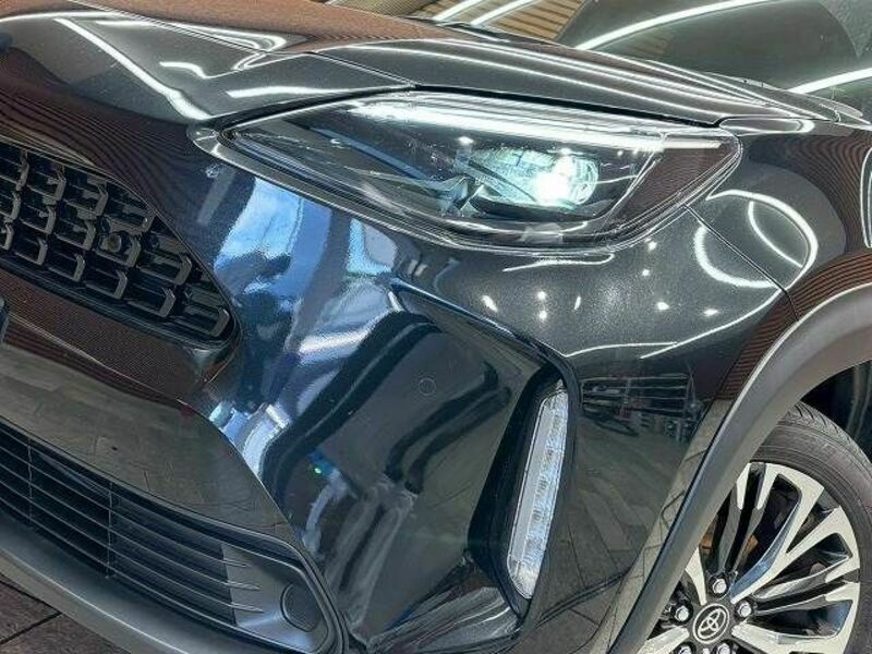 YARIS CROSS