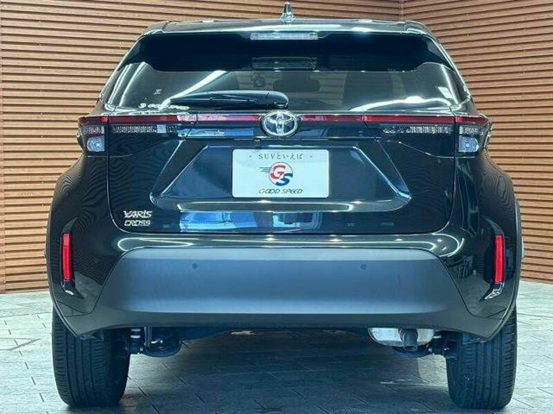 YARIS CROSS