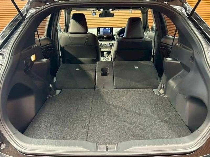 YARIS CROSS