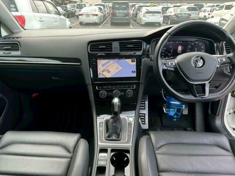 GOLF VARIANT