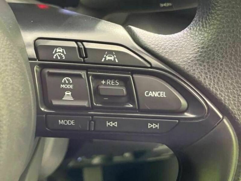 YARIS CROSS