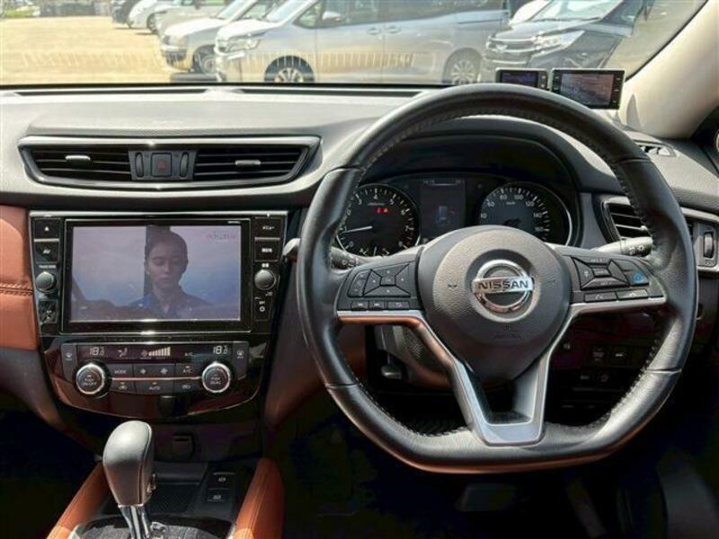 X-TRAIL