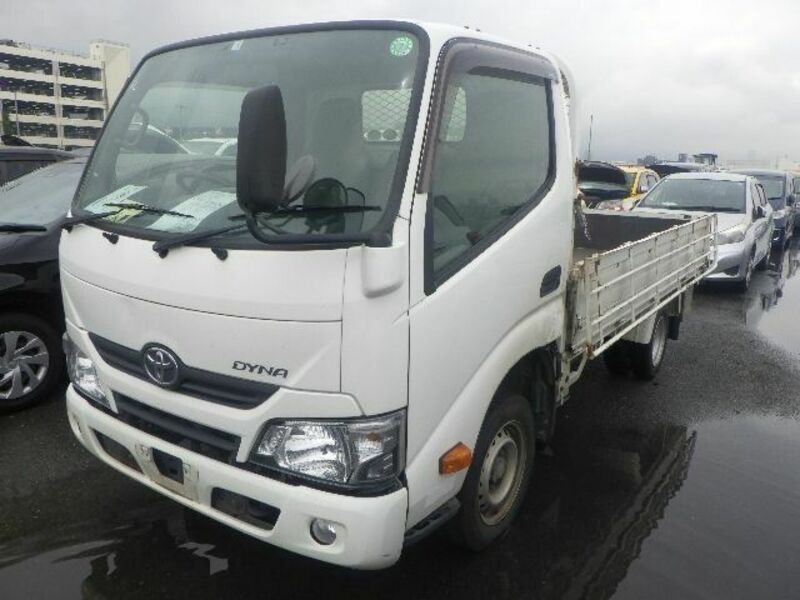 TOYOTA DYNA
