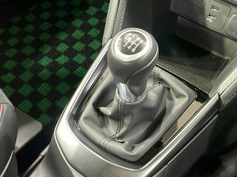 MAZDA2