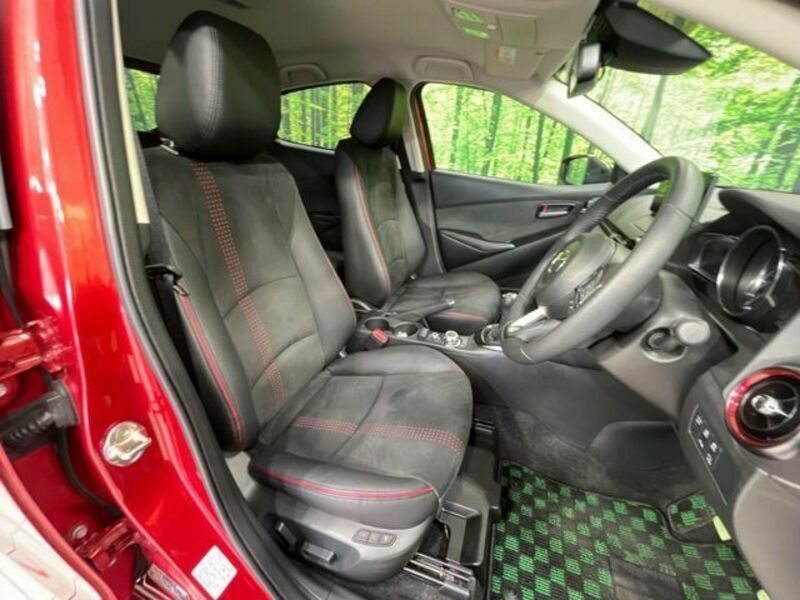 MAZDA2