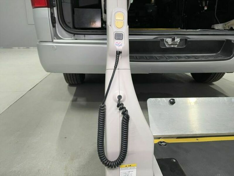 HIACE COMMUTER