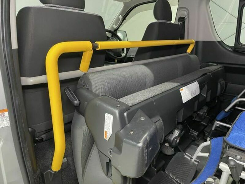 HIACE COMMUTER