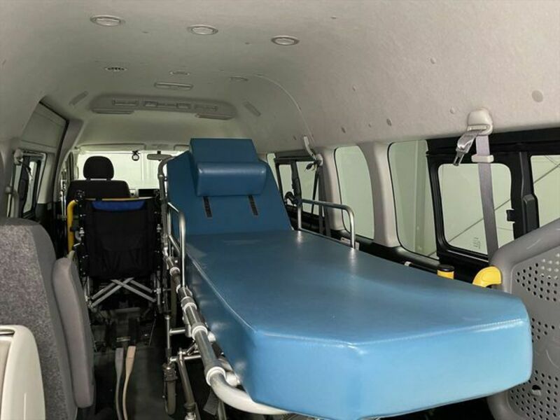 HIACE COMMUTER