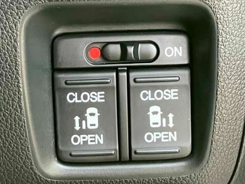 N BOX