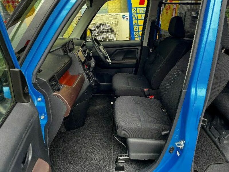 ROOMY