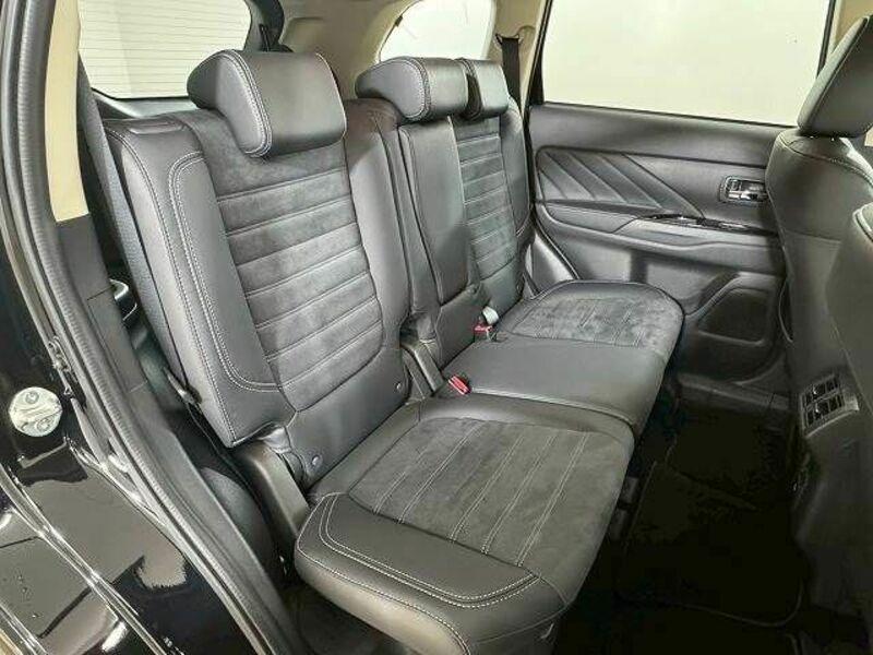 OUTLANDER PHEV