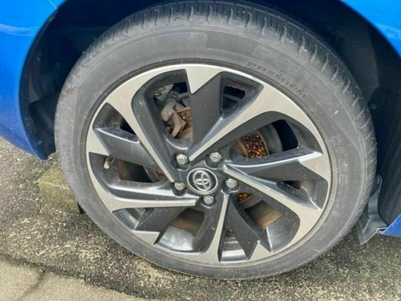 AURIS HYBRID