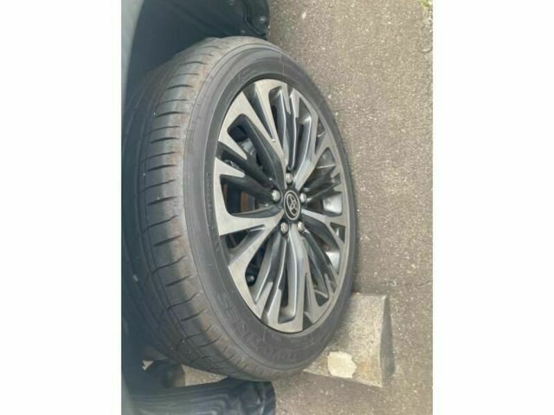 YARIS CROSS