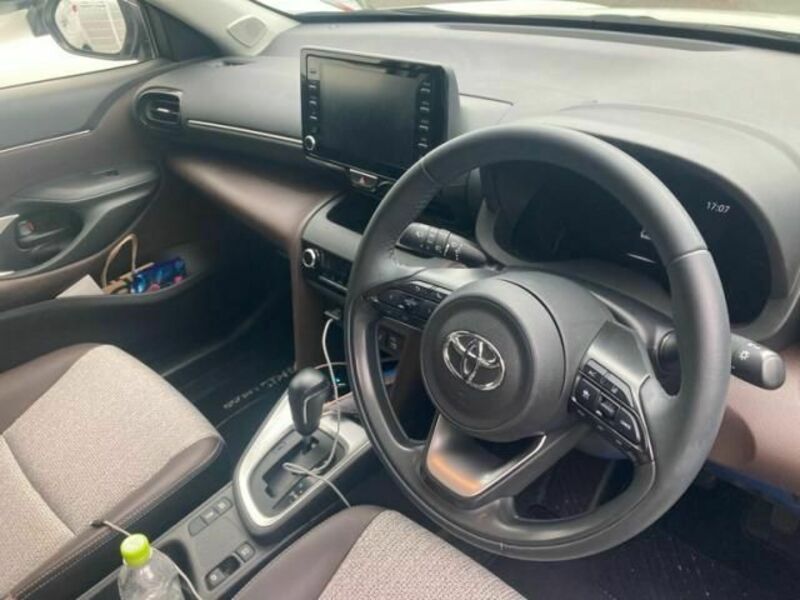 YARIS CROSS
