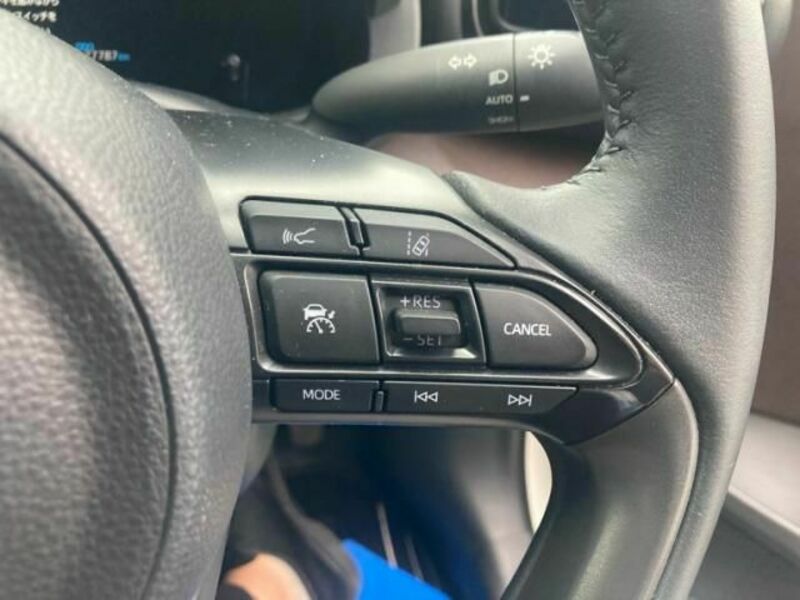 YARIS CROSS