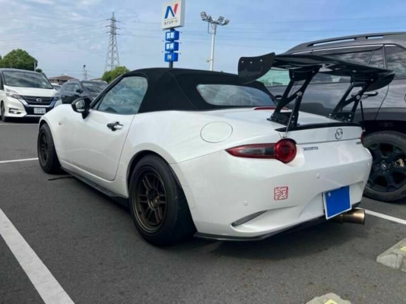 ROADSTER