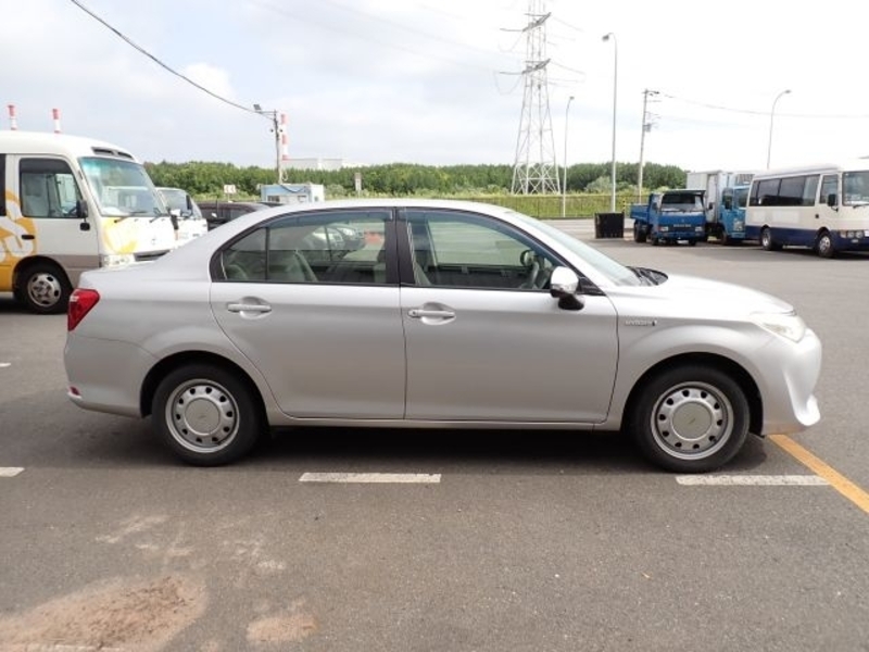 COROLLA AXIO
