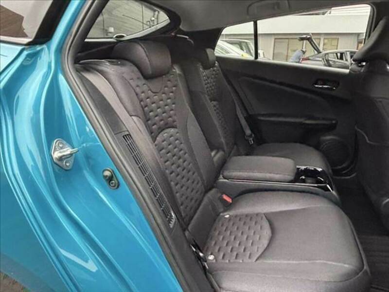 PRIUS PHV