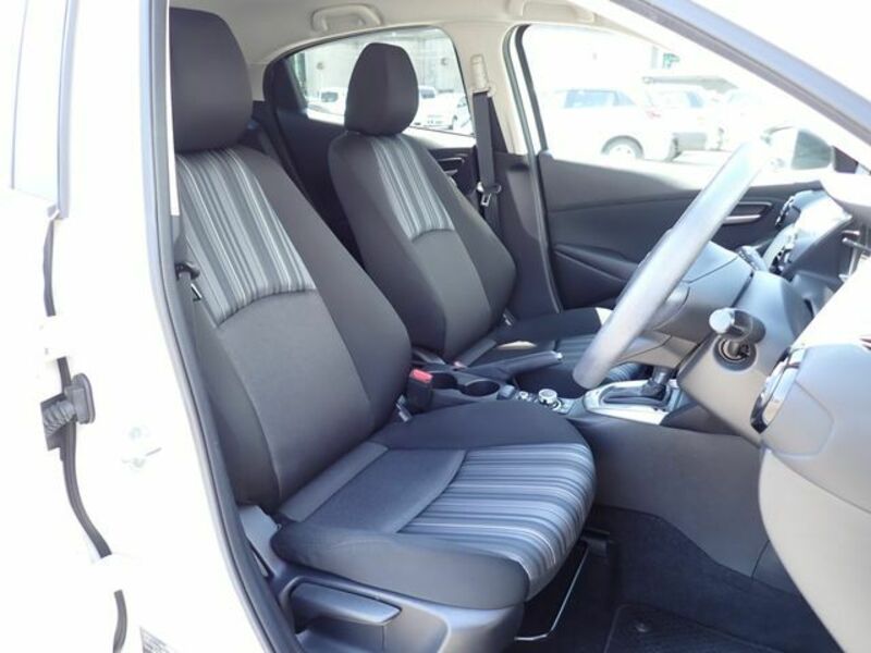 MAZDA2