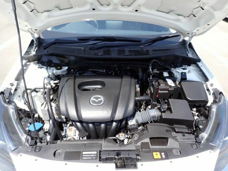 MAZDA2