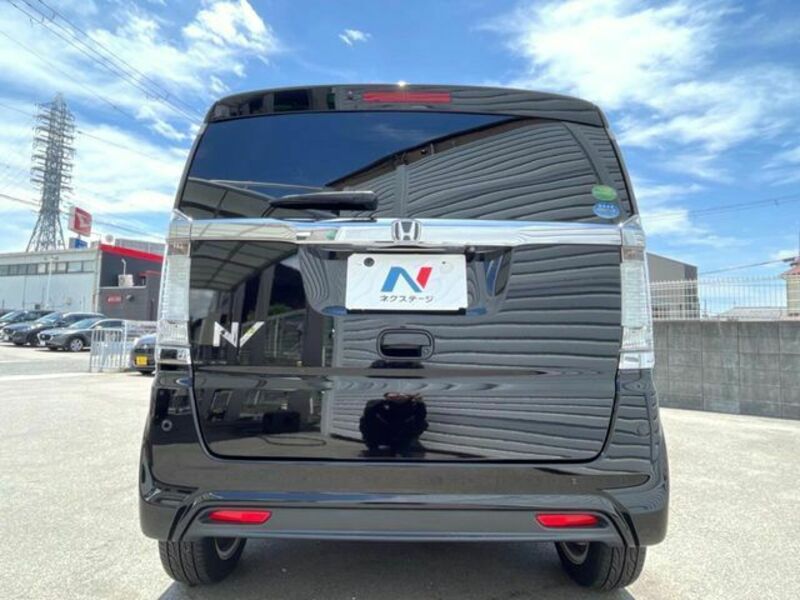 N BOX SLASH